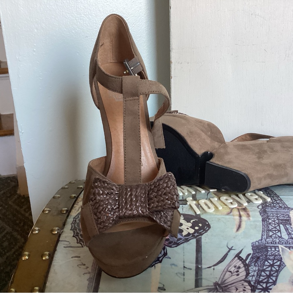 Crown Vintage high wedge and platform